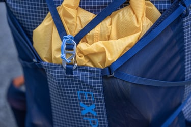 ©EXPED-Backpack-Lightning_navy_stash_pocket_1.jpg