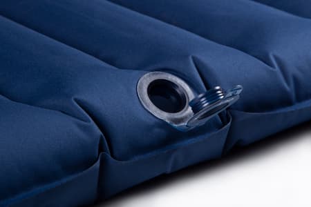 Sleeping Mats Detail Versa navy valve open