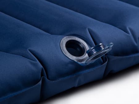 Sleeping Mats Detail Versa navy valve open