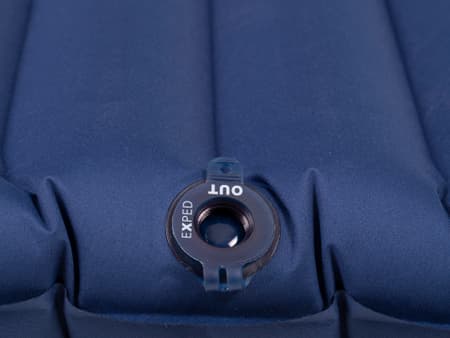 Sleeping Mats Detail Versa navy valve closed