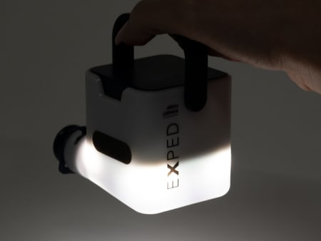 WIdget Pump in a dark Mood with lamp function