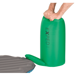 product image product image Schnozzel Pumpbag UL S green in use